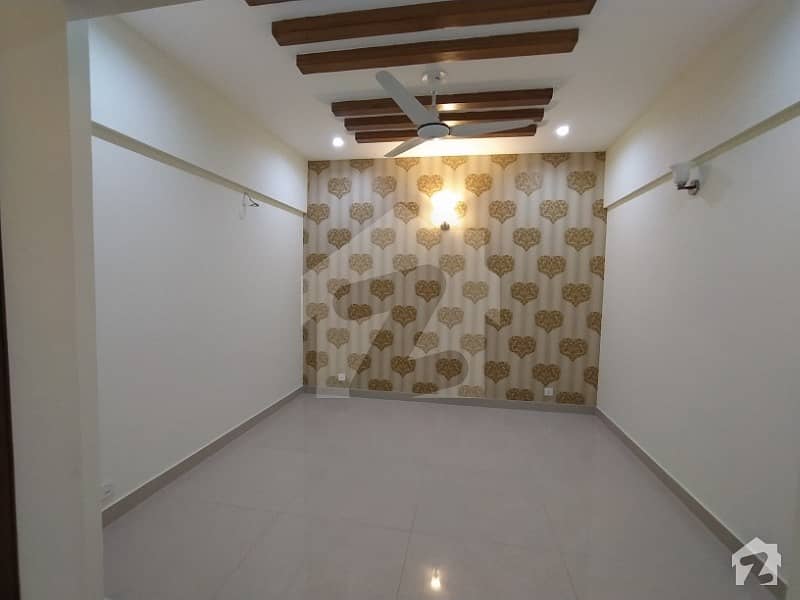 3 bed bungalow Facing Flat for rent in DHA Ittehad Commercial