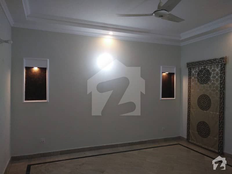 ڈی ایچ اے فیز 4 - بلاک ڈبل جی فیز 4 ڈیفنس (ڈی ایچ اے) لاہور میں 3 کمروں کا 10 مرلہ مکان 2.8 کروڑ میں برائے فروخت۔