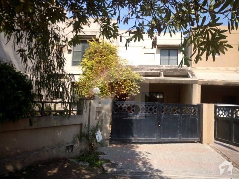 ایڈن ایوینیو ایڈن لاہور میں 3 کمروں کا 8 مرلہ مکان 45 ہزار میں کرایہ پر دستیاب ہے۔
