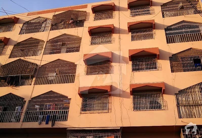 ناظم آباد - بلاک 4 ناظم آباد کراچی میں 2 کمروں کا 4 مرلہ فلیٹ 26 ہزار میں کرایہ پر دستیاب ہے۔
