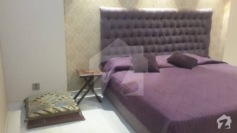 One Bed Available For Working Woman In Dha Phase 1