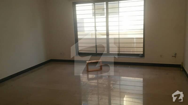 D-12 500 Sq Yd Independent Upper Portion For Rent