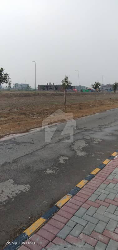 2 MARLA SECTOR COMMERCIAL INVESTMENT PRICE TREMENDOUS LOCATION BLOCK U PHASE 8