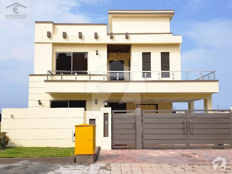 بحریہ ٹاؤن فیز 8 بحریہ ٹاؤن راولپنڈی راولپنڈی میں 5 کمروں کا 10 مرلہ مکان 1.95 کروڑ میں برائے فروخت۔