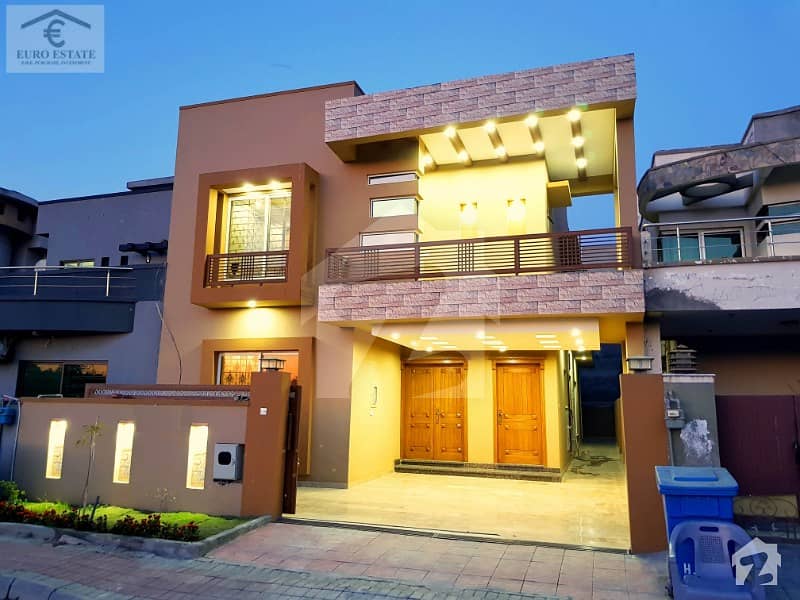 10 Marla Designer House For Sale In Bahria Town