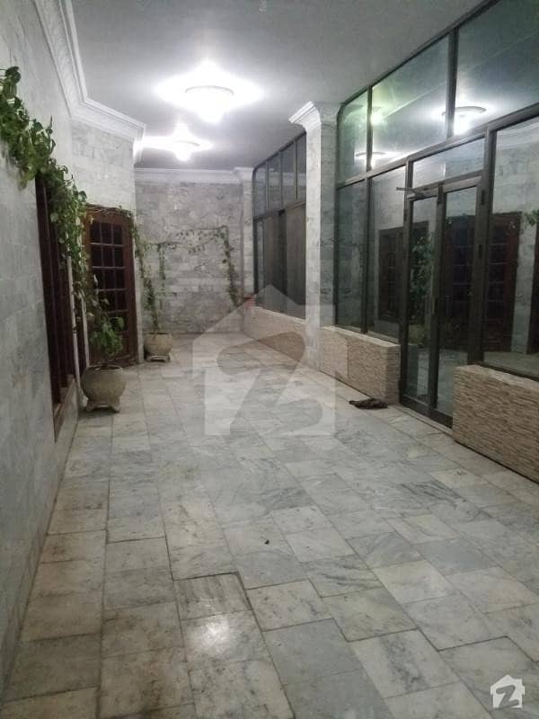 ورسک روڈ پشاور میں 6 کمروں کا 1 کنال مکان 65 ہزار میں کرایہ پر دستیاب ہے۔