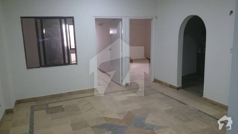 2 bed dd  3rd floor  900 sqrft  lift  parking  soldier Bazar  parsi colony  garden east  Karachi