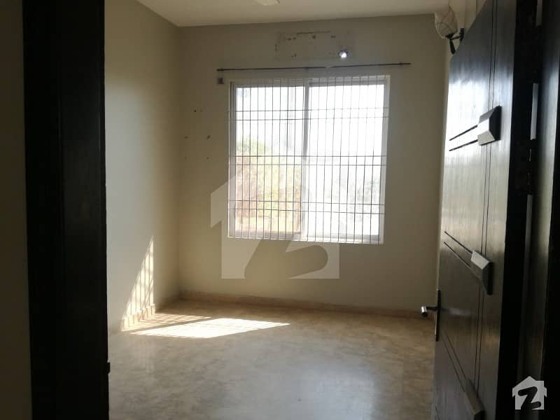 کے ڈی اے آفیسرز سوسائٹی گلشنِ اقبال ٹاؤن کراچی میں 4 کمروں کا 10 مرلہ مکان 2.75 کروڑ میں برائے فروخت۔