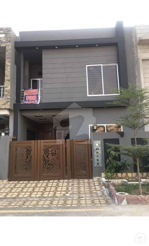 10 Marla Beautiful House Near to Mosque for Rent
