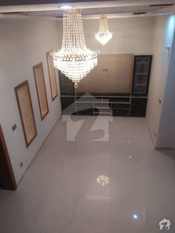 بحریہ ٹاؤن لاہور میں 3 کمروں کا 5 مرلہ مکان 42 ہزار میں کرایہ پر دستیاب ہے۔