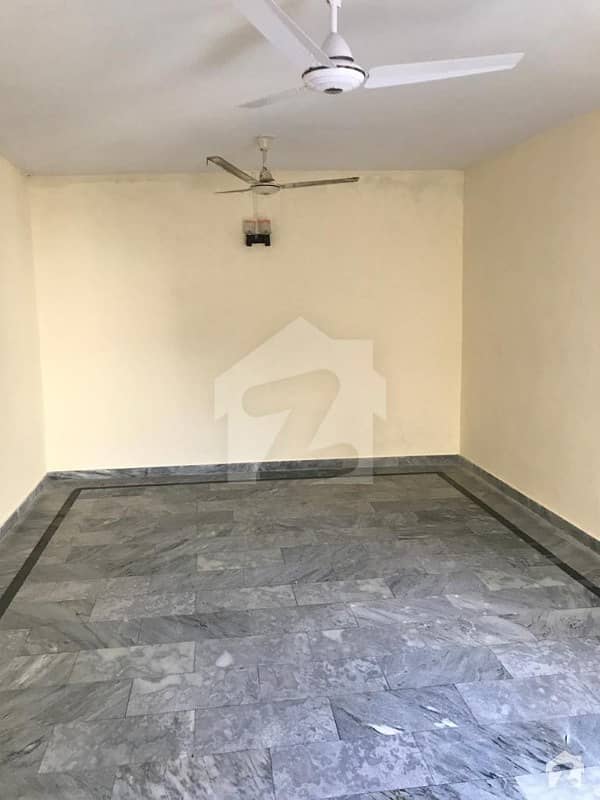 Double Storey House For Rent Ideal For Hostels