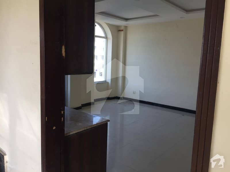 1 BED FLAT WITH TV LOUNGE AVAILABLE IN SECTOR C BAHRIA TOWN LAHORE