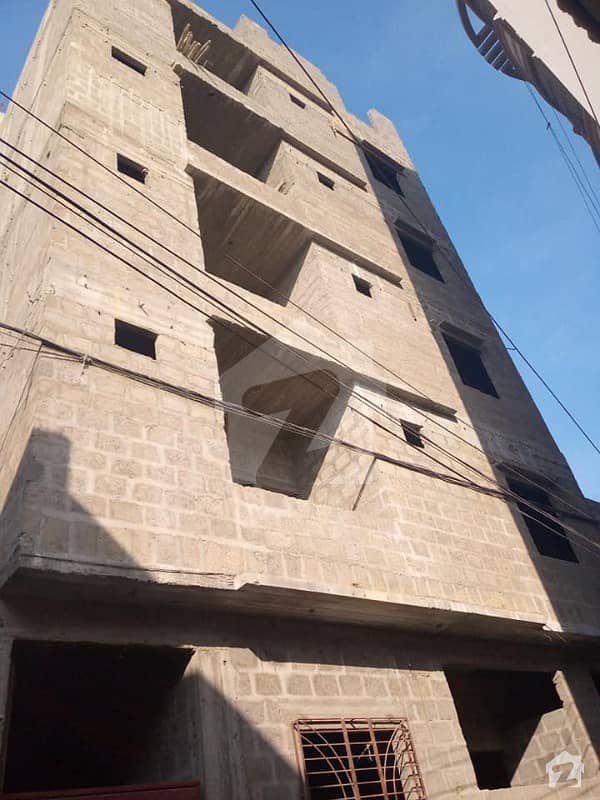 گرین ٹاؤن شاہ فیصل ٹاؤن کراچی میں 2 کمروں کا 4 مرلہ فلیٹ 45 لاکھ میں برائے فروخت۔