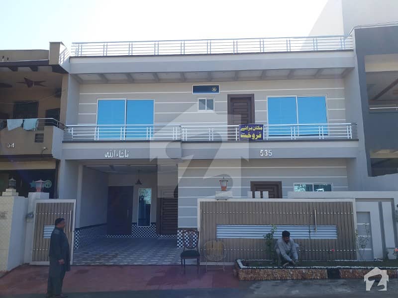 10 Marla Triple Storey For Sale At Main Road