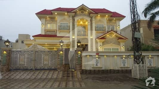 1 Kanal Beautiful Italian Villa For Sale In BB Block Of DHA Phase 4 Lahore 1 Kanal Beautiful Italian Villa For Sale In BB Block Of DHA Phase 4 Lahore