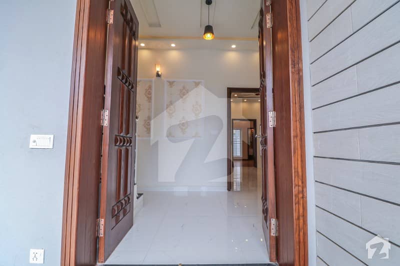 Superb Bright Elevation 10 Marla Solid House For Sale Near To Park