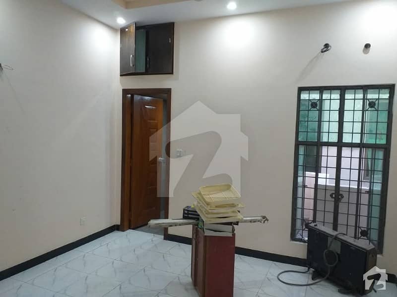 ریونیو سوسائٹی - بلاک اے ریوینیو سوسائٹی لاہور میں 2 کمروں کا 10 مرلہ بالائی پورشن 38 ہزار میں کرایہ پر دستیاب ہے۔