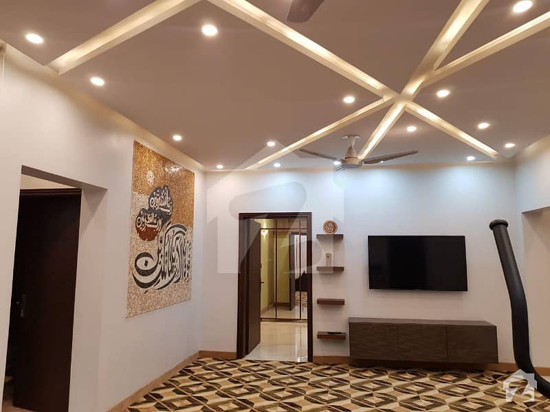 ڈی ایچ اے فیز 1 ڈیفنس (ڈی ایچ اے) لاہور میں 5 کمروں کا 1.5 کنال مکان 5.5 کروڑ میں برائے فروخت۔
