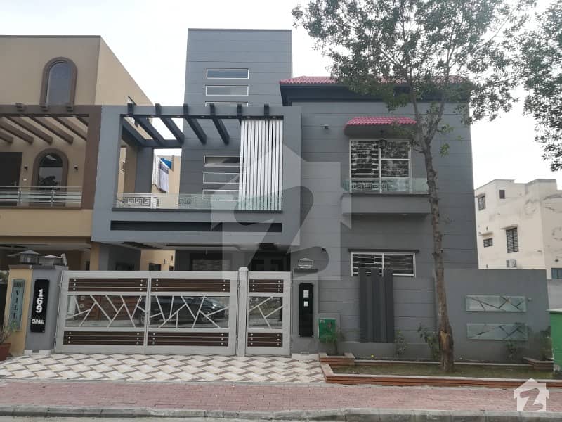 10 Marla New House For Rent in  J Block phase 1Fazaia Housing Scheme Lahore
