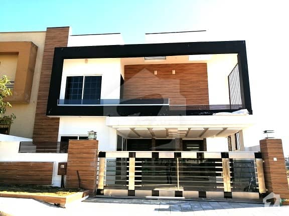 بحریہ ٹاؤن فیز 8 بحریہ ٹاؤن راولپنڈی راولپنڈی میں 7 کمروں کا 10 مرلہ مکان 2.8 کروڑ میں برائے فروخت۔