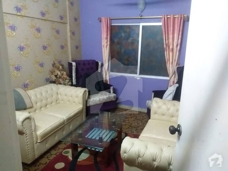 3 Bed D/D 1250 Sq Feet Flat For Sale In Block 8