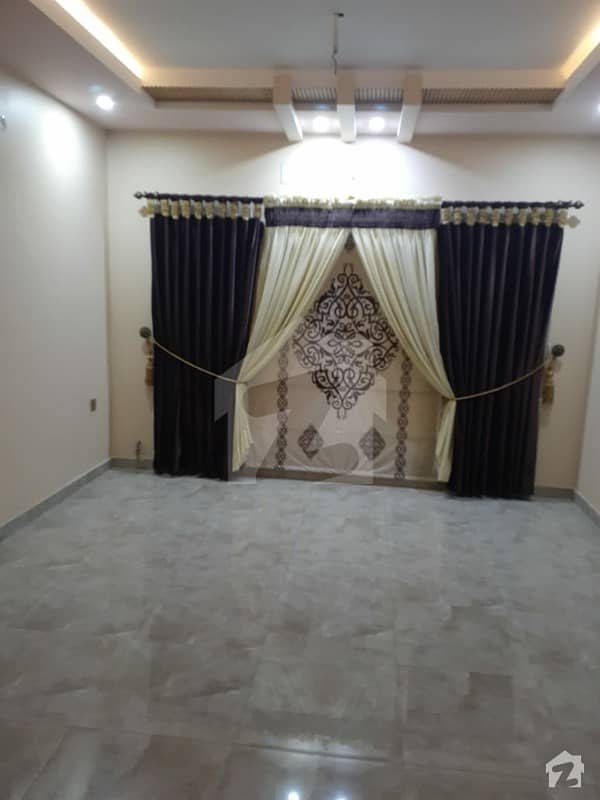 ستارہ ویلی فیصل آباد میں 3 کمروں کا 11 مرلہ بالائی پورشن 40 ہزار میں کرایہ پر دستیاب ہے۔