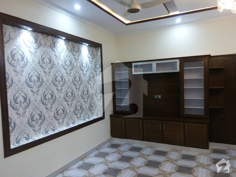 سوان گارڈن اسلام آباد میں 6 کمروں کا 10 مرلہ مکان 2 کروڑ میں برائے فروخت۔