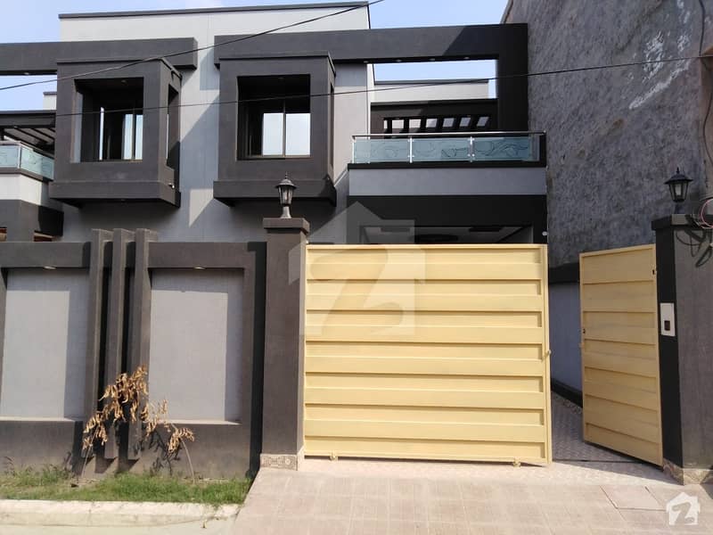 9.5 Marla Double Storey House Available For Sale