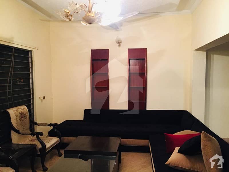 پیس وُوڈلینڈز بیدیاں روڈ لاہور میں 4 کمروں کا 10 مرلہ مکان 55 ہزار میں کرایہ پر دستیاب ہے۔