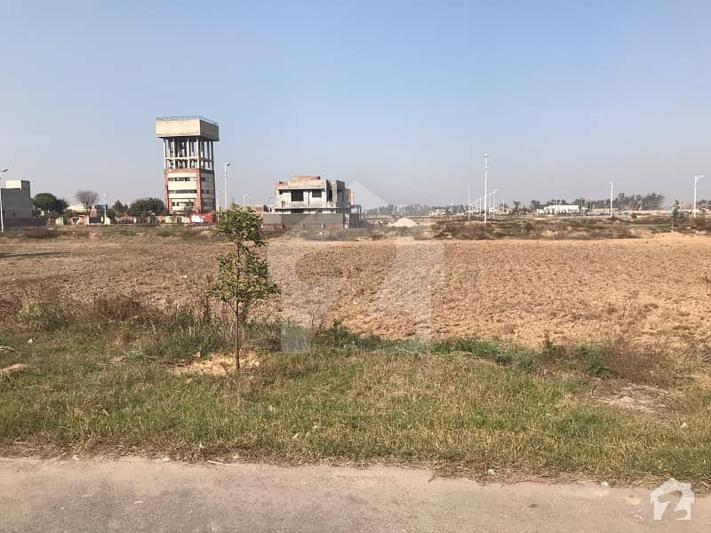 Kanal Plot For Sale At Ideal Location Surrounding Houses
