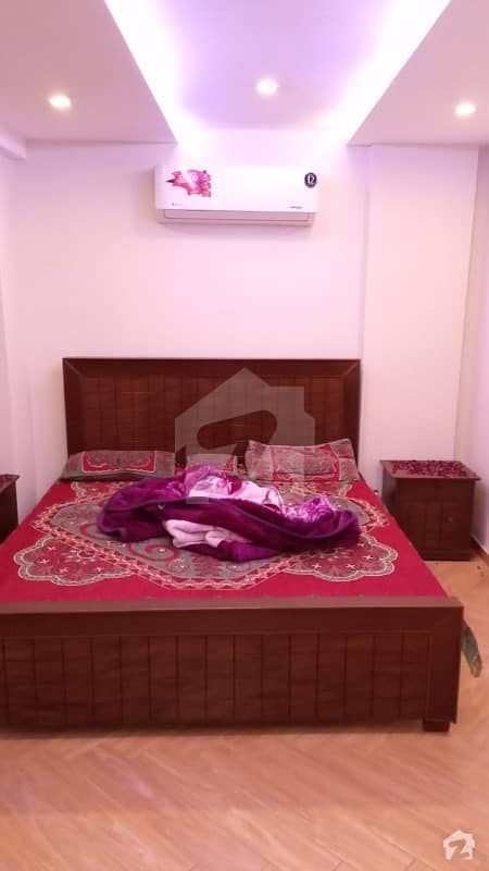 1 BED FURNISHED FLAT WITH TV LOUNGE AVAILABLE IN SECTOR D BAHRIA TOWN LAHORE