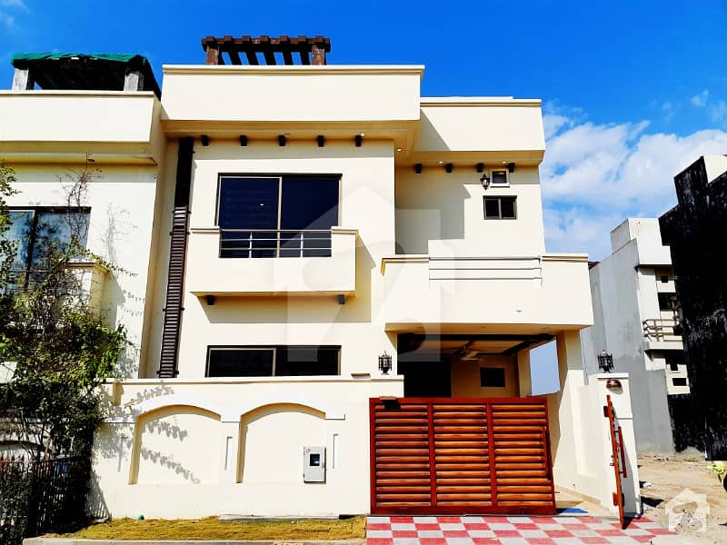 TOP CLASS HOUSE FOR SALE IN BAHRIA TOWN