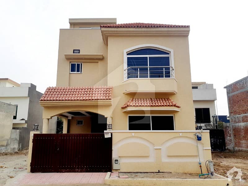 TOP CLASS HOUSE FOR SALE IN BAHRIA TOWN