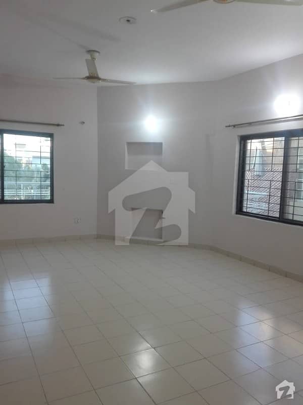 1 Kanal Upper Portion With Separate Gate  Drawing Dining For Rent