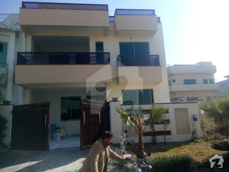 D-17 Brand New 5 Bed House 30x70 For Sale