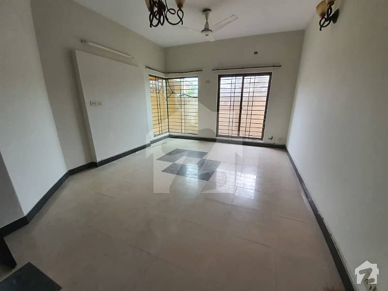 10 Marla House Is Up For Sale In Askari 14