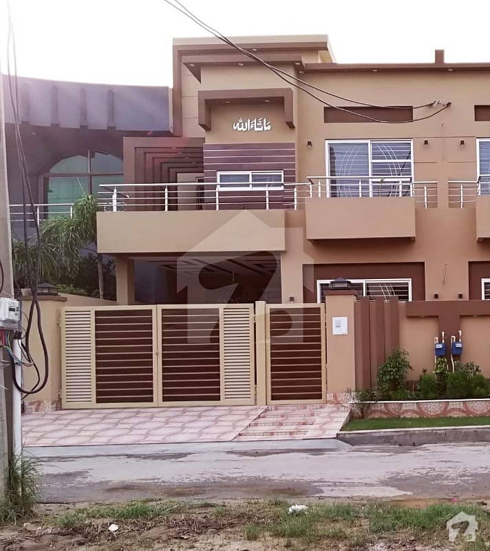 نشیمنِ اقبال لاہور میں 5 کمروں کا 10 مرلہ مکان 1.85 کروڑ میں برائے فروخت۔