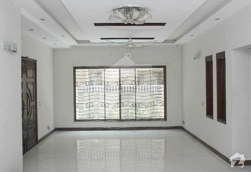 10 Marla Luxury House Available For Rent In Dha Phase 5