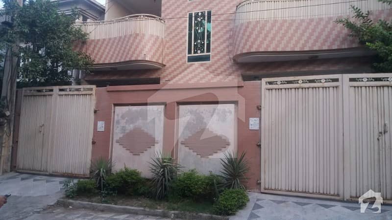حیات آباد فیز 2 حیات آباد پشاور میں 8 کمروں کا 10 مرلہ مکان 3.1 کروڑ میں برائے فروخت۔