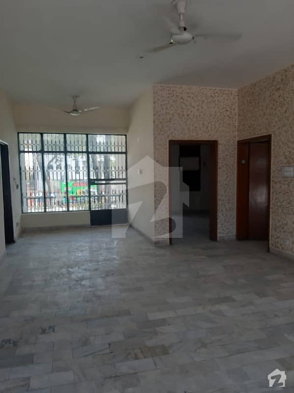 Gulberg - Prime Location Portion Available On Rent At Ideal Location