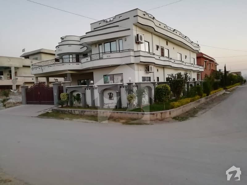 One Kanal Beautiful House For Sale