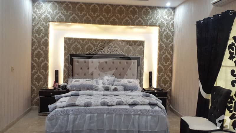 پی آئی اے ہاؤسنگ سکیم لاہور میں 6 کمروں کا 15 مرلہ مکان 2.7 کروڑ میں برائے فروخت۔
