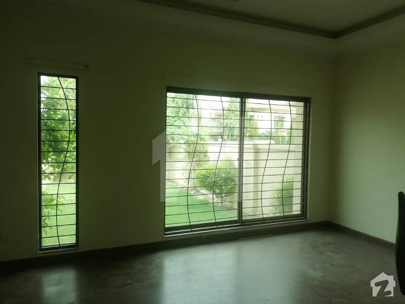 1 Kanal House at very ideal location in Lake City Sector M1 Lake City