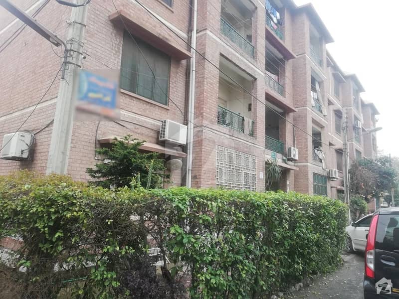 Flat For Sale In Pha Colony Uet Lahore