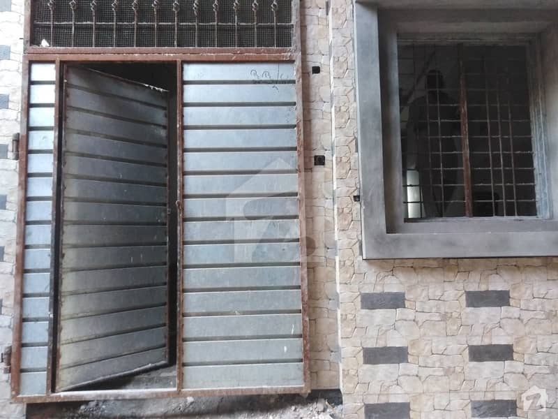 اچھرہ لاہور میں 3 کمروں کا 3 مرلہ مکان 60 لاکھ میں برائے فروخت۔