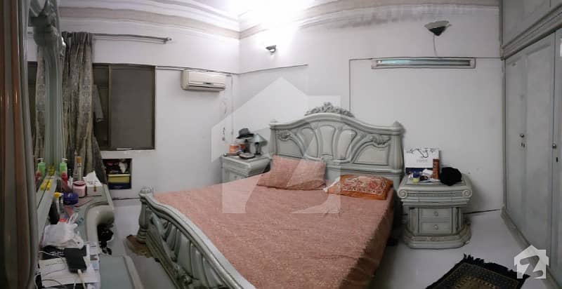 خالد بِن ولید روڈ کراچی میں 3 کمروں کا 8 مرلہ فلیٹ 2.1 کروڑ میں برائے فروخت۔