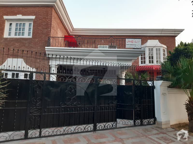 ڈی ایچ اے فیز 3 ڈیفنس (ڈی ایچ اے) لاہور میں 5 کمروں کا 1 کنال مکان 1.2 لاکھ میں کرایہ پر دستیاب ہے۔