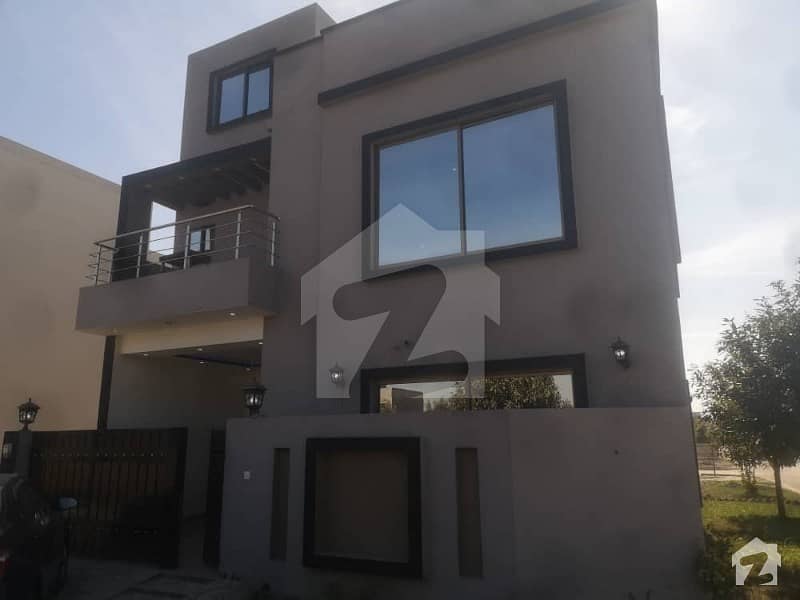 6 Marla Brand New Corner House For Sale