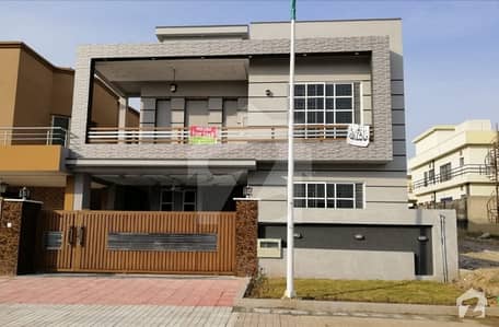 بحریہ ٹاؤن فیز 8 ۔ بلاک سی بحریہ ٹاؤن فیز 8 بحریہ ٹاؤن راولپنڈی راولپنڈی میں 5 کمروں کا 10 مرلہ مکان 2.45 کروڑ میں برائے فروخت۔ بحریہ ٹاؤن فیز 8 ۔ بلاک سی بحریہ ٹاؤن فیز 8 بحریہ ٹاؤن راولپنڈی راولپنڈی میں 5 کمروں کا 10 مرلہ مکان 2.45 کروڑ میں برائے فروخت۔