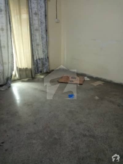 Portion Is Available For Rent Tailed Bath Chips Floor 4 Bed